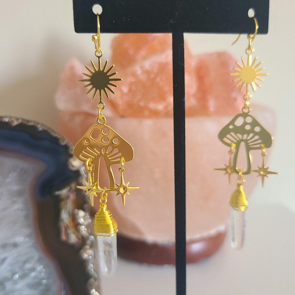 NEW Gold Boho Witchy Magic Mushroom Star Celstial Dangle Earrings with Crystal